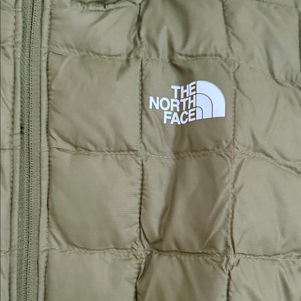 The North Face Thermoball Olive Quilted Jacket - Picture 7 of 12